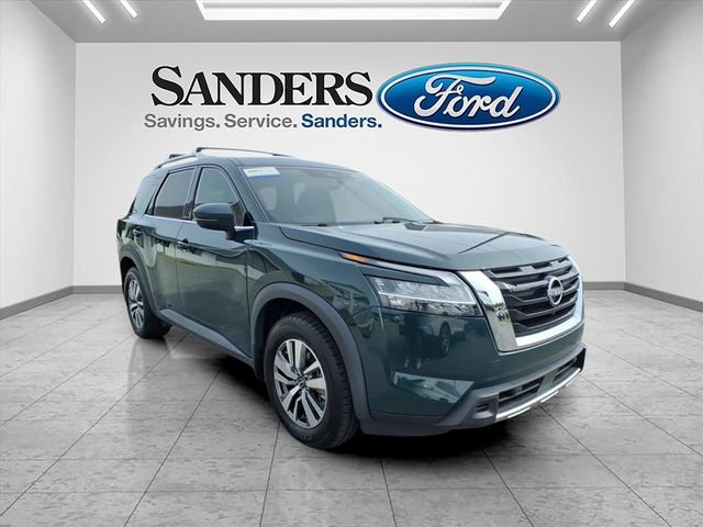 Used 2023 Nissan Pathfinder SL