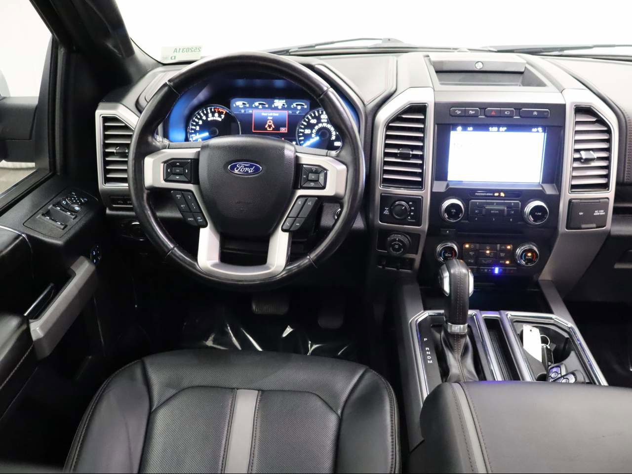 Certified 2018 Ford F150 Platinum w/ Equipment Group 701A Luxury image 15