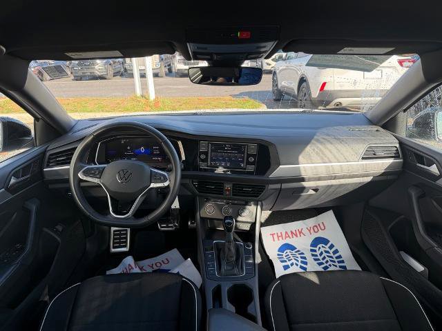 Used 2023 Volkswagen Jetta Sport image 14