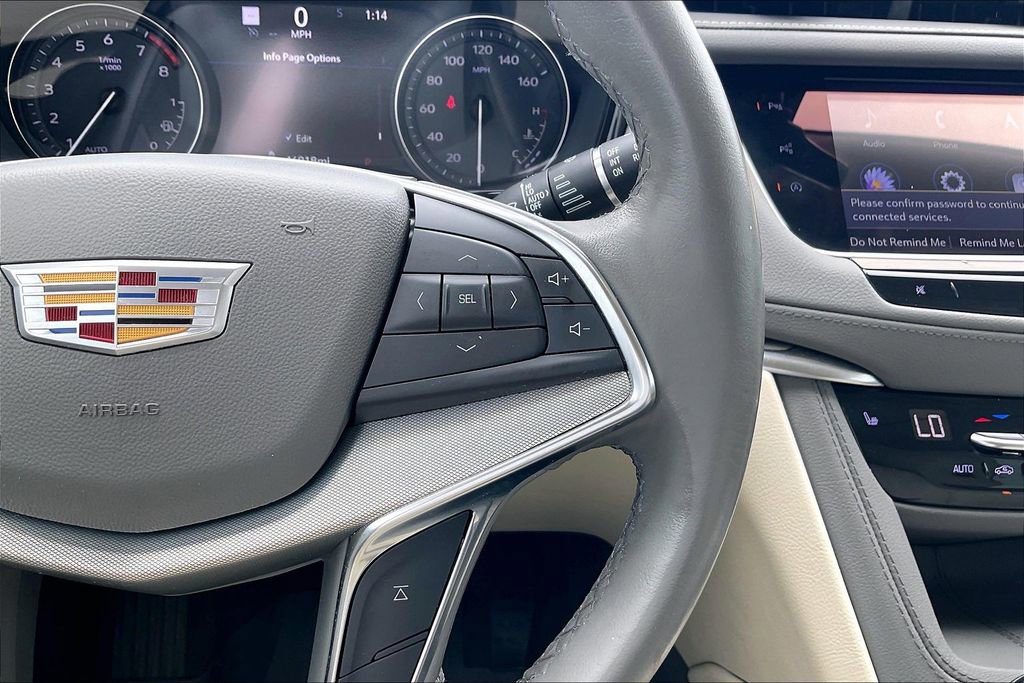 Used 2023 Cadillac XT5 Premium Luxury w/ Technology Package FWD image 11
