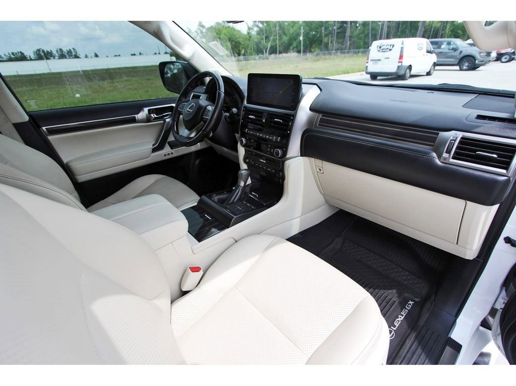 Used 2023 Lexus GX 460 Luxury w/ Sport Design Package image 29