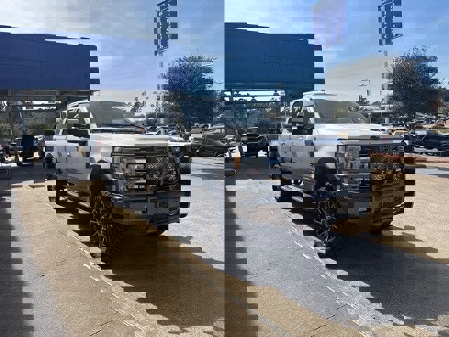 Certified 2017 Ford F250 Lariat w/ Lariat Value Package image 4