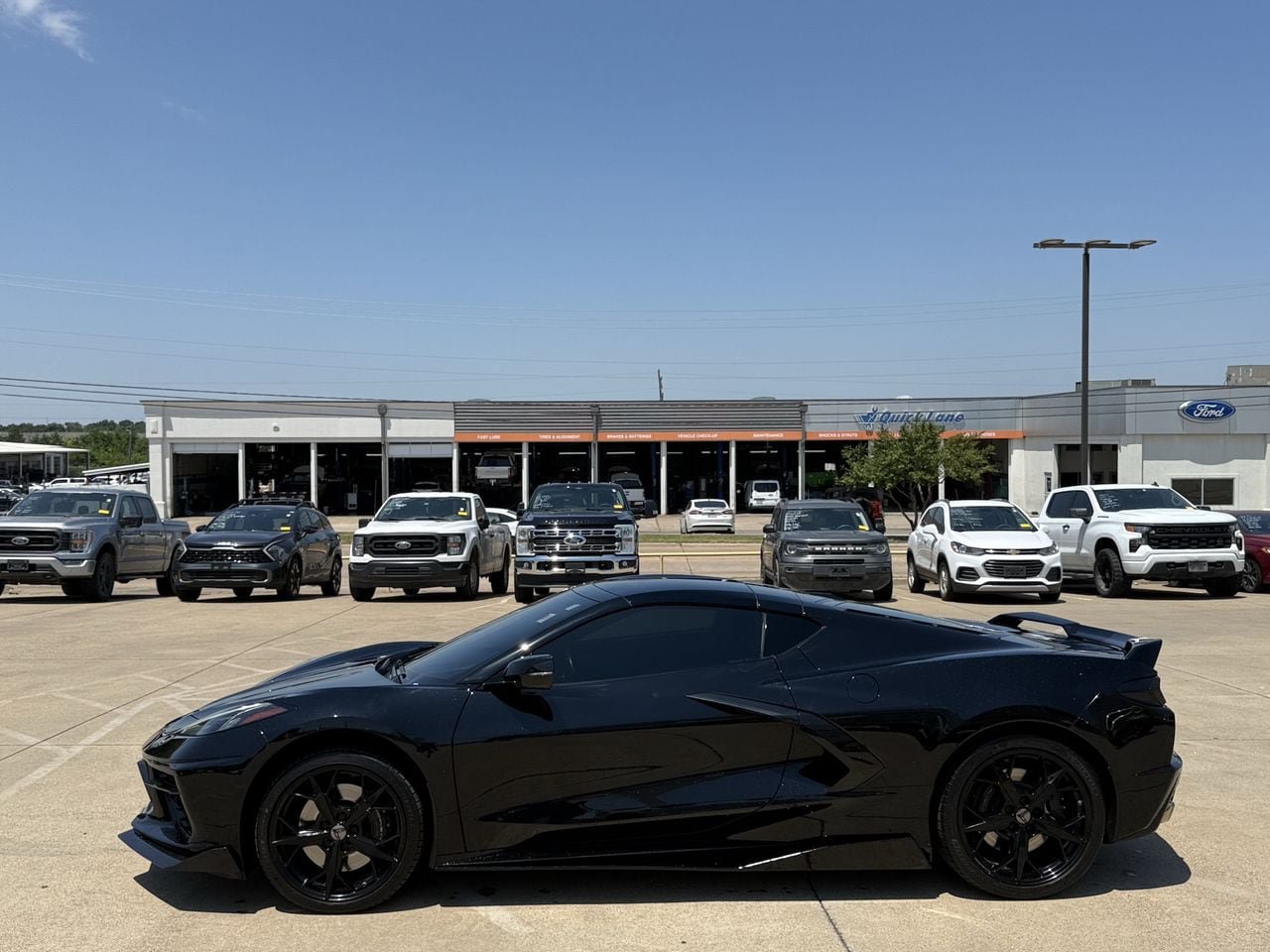 Used 2022 Chevrolet Corvette Stingray Premium Cpe w/ Z51 Performance Package RWD image 3