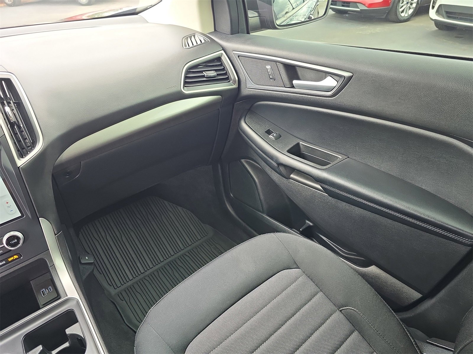 Certified 2021 Ford Edge SE image 11