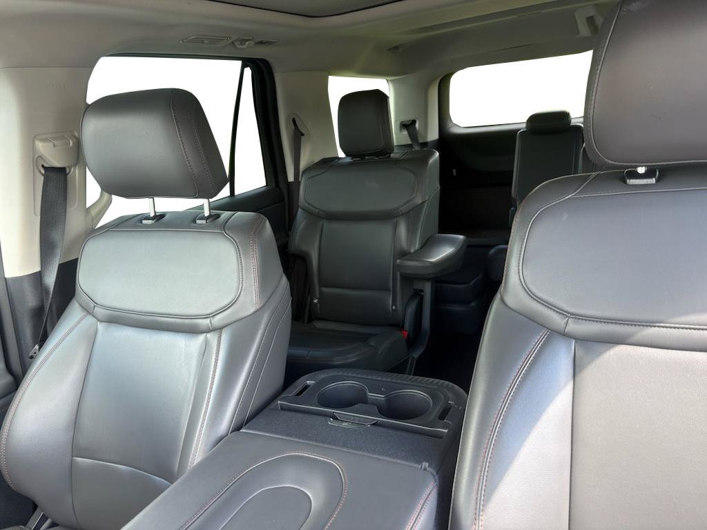Certified 2025 Ford Expedition Active AWD/4WD image 4