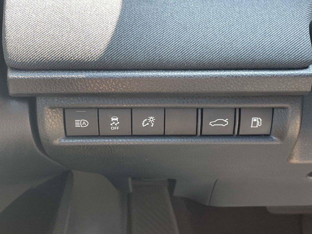 Used 2025 Toyota Camry LE FWD image 27