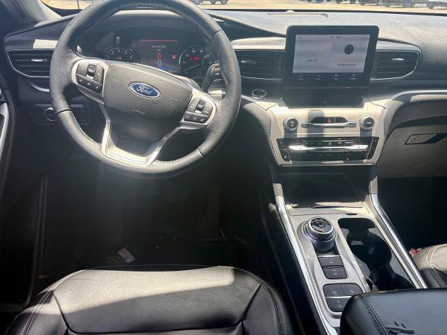 Certified 2021 Ford Explorer XLT w/ Equipment Group 202A RWD image 10
