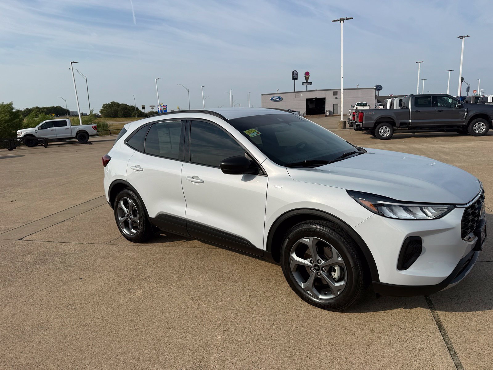 Certified 2025 Ford Escape ST-Line FWD image 3