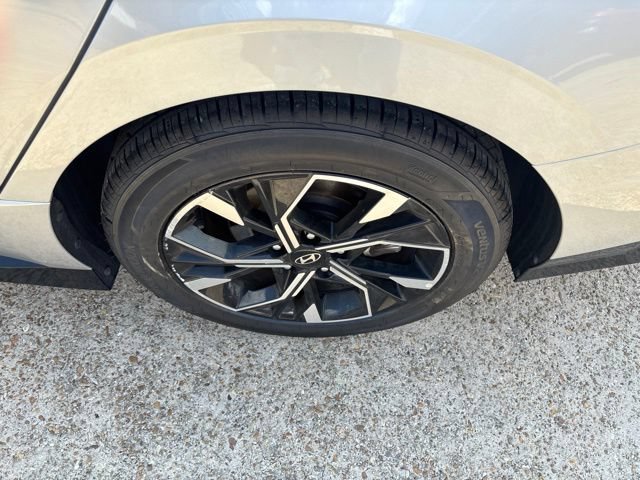 Used 2025 Hyundai Sonata SEL FWD image 10
