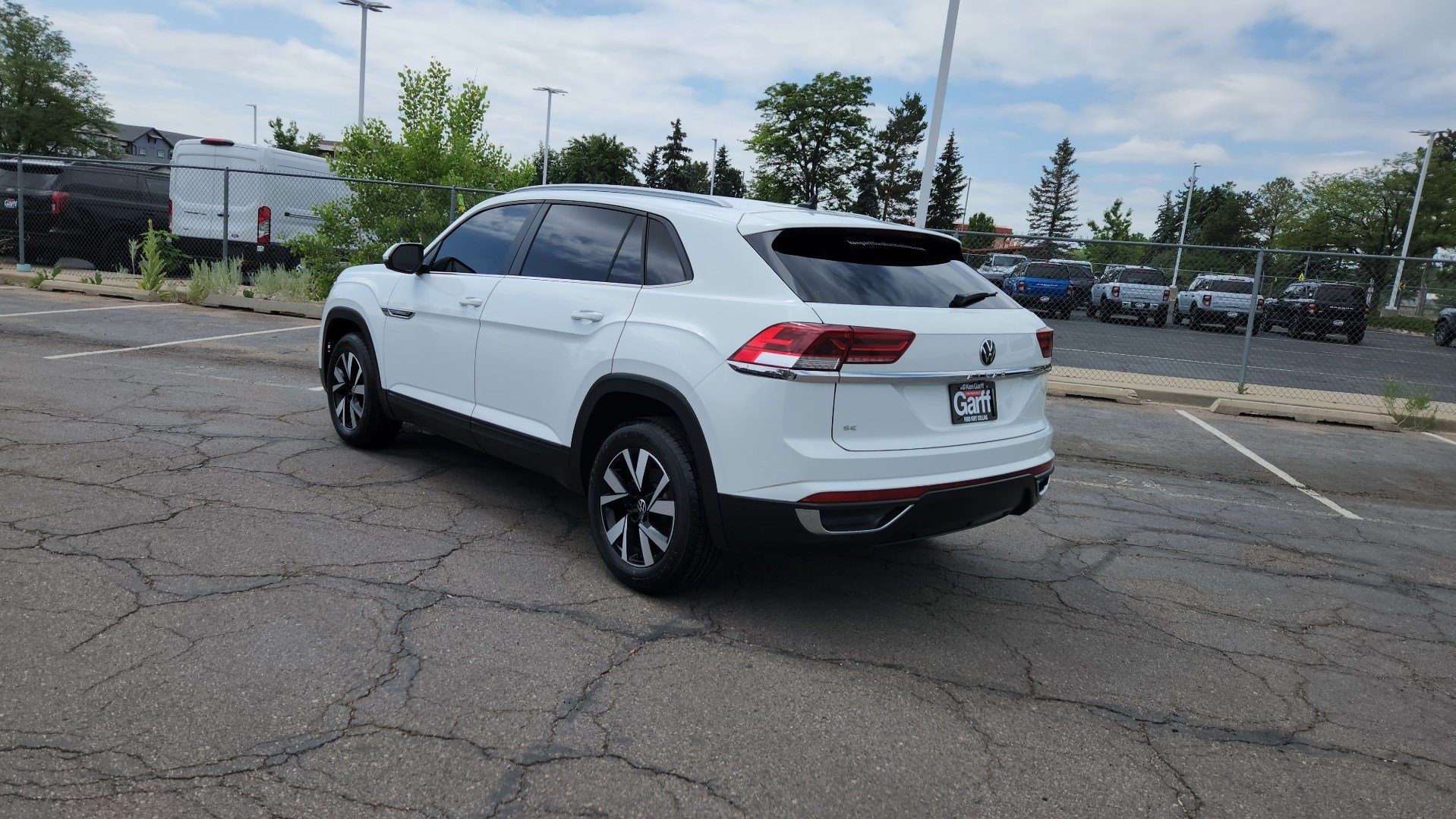 Used 2022 Volkswagen Atlas Cross Sport SE FWD image 8