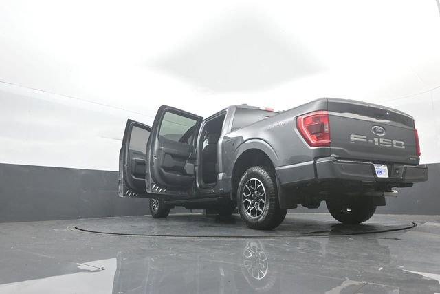 Certified 2022 Ford F150 XLT w/ Equipment Group 302A High image 40