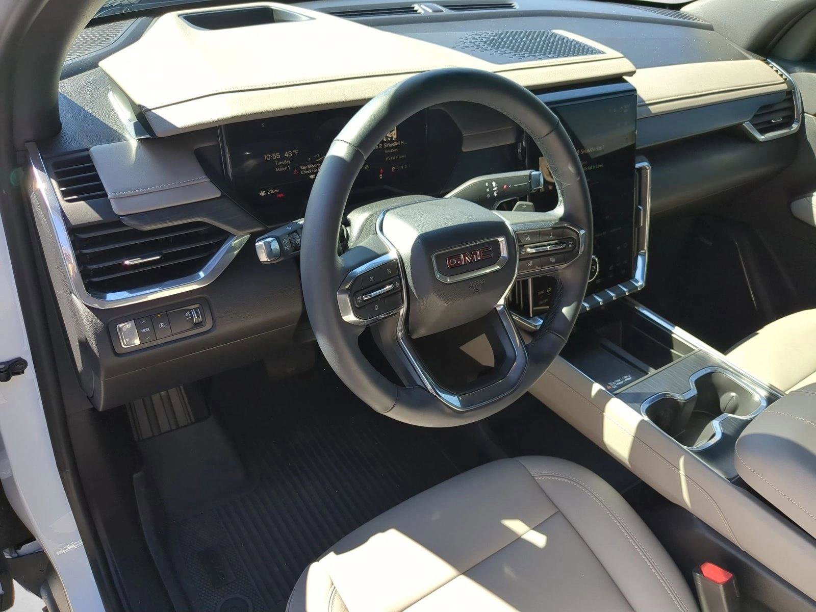 Used 2026 GMC Acadia Elevation w/ Elevation Premium Package FWD image 10