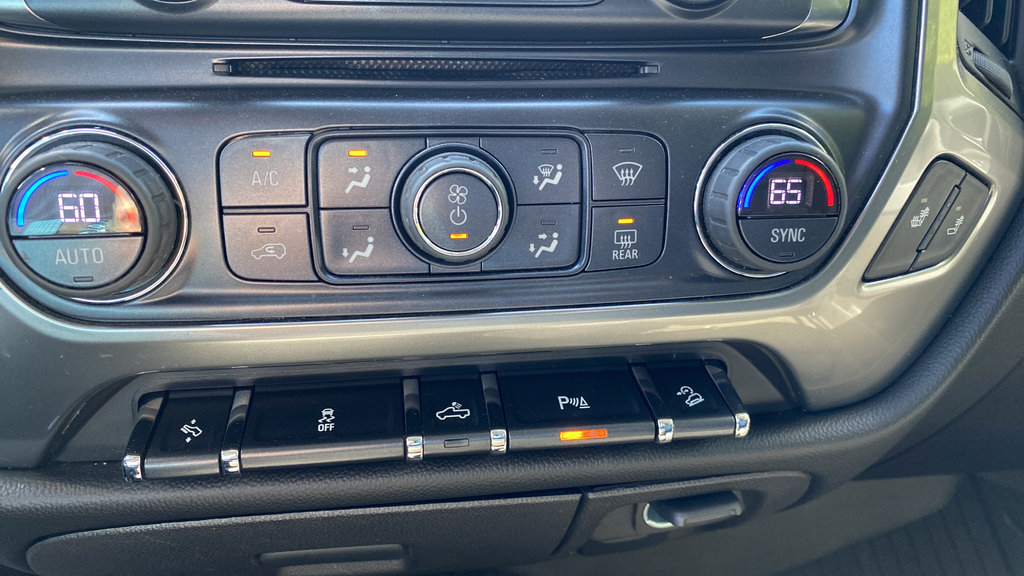 Used 2018 Chevrolet Silverado 1500 LT w/ All Star Edition AWD/4WD image 18