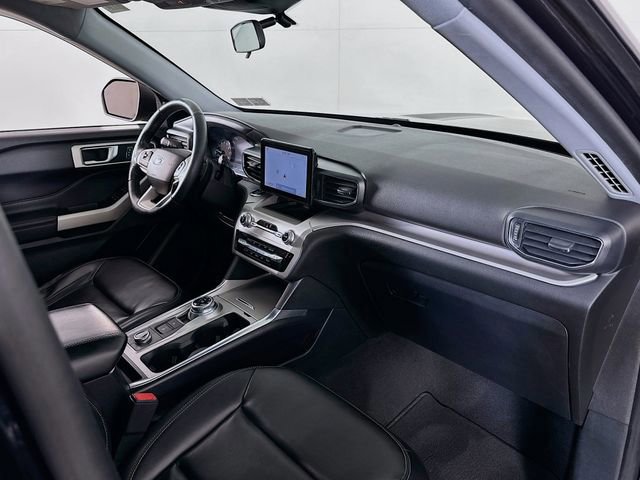 Certified 2021 Ford Explorer XLT w/ Equipment Group 202A image 25