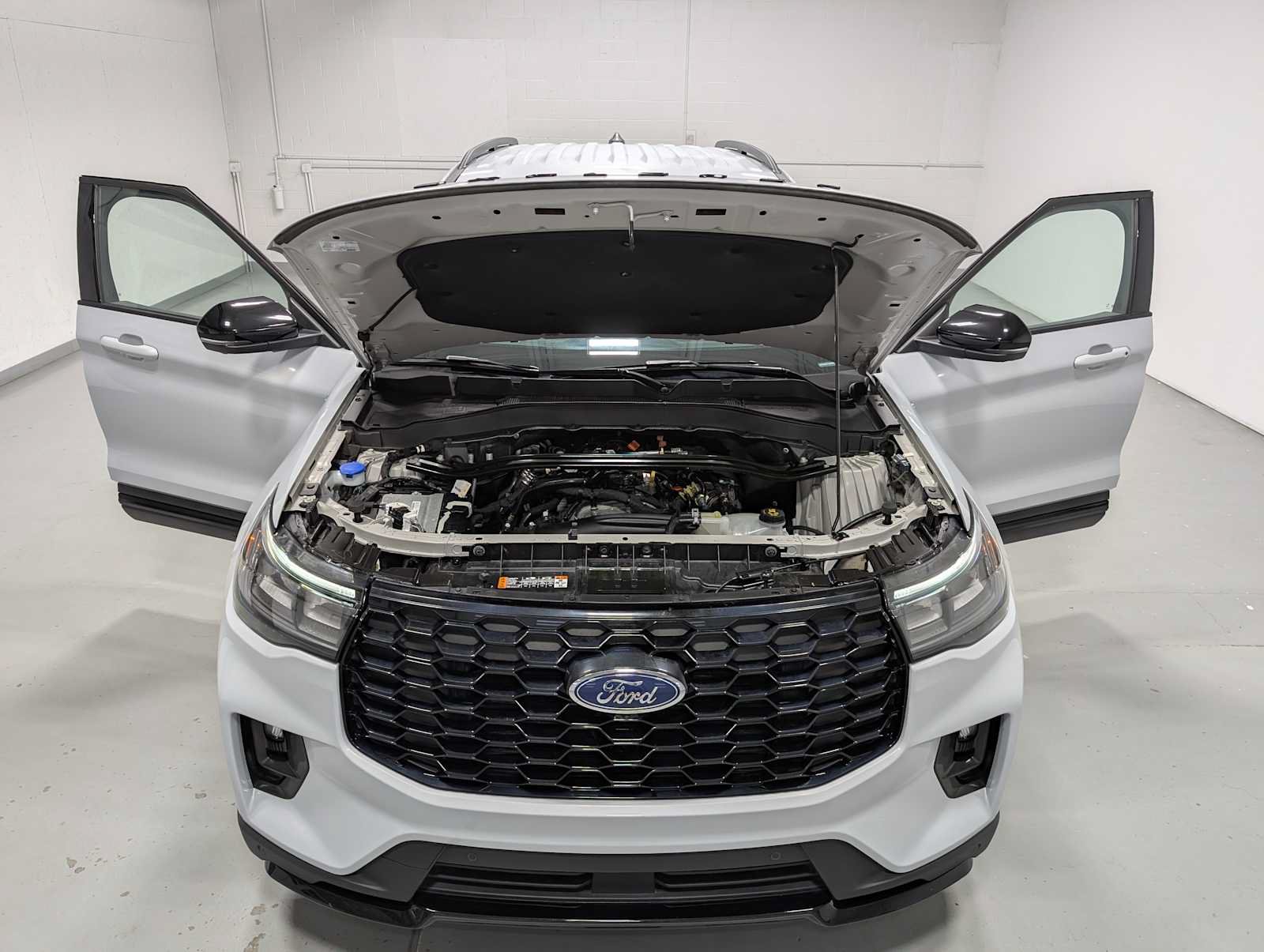Certified 2026 Ford Explorer ST-Line w/ ST-Line Street Pack AWD/4WD image 13