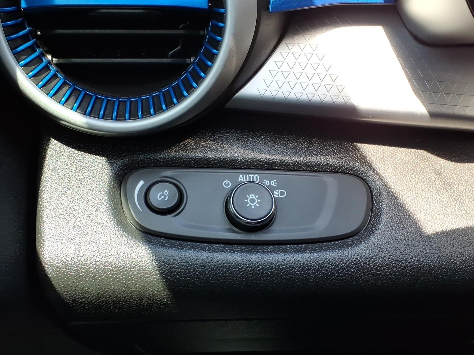 Used 2024 Chevrolet Trax LS w/ LS Convenience Package FWD image 27