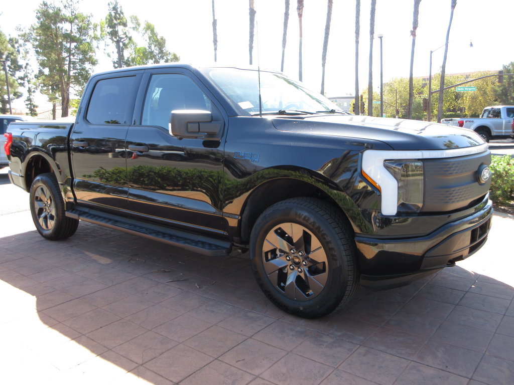 Certified 2024 Ford F150 Lightning XLT AWD/4WD image 7