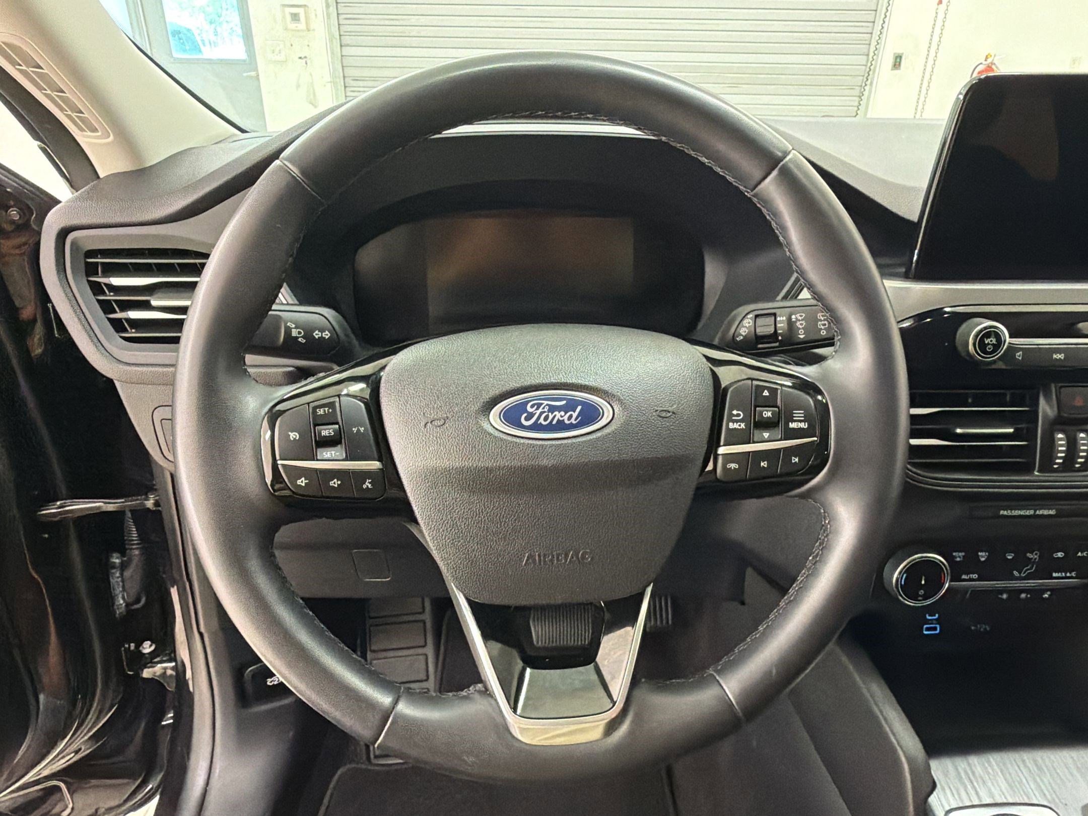 Certified 2023 Ford Escape Active AWD/4WD image 17