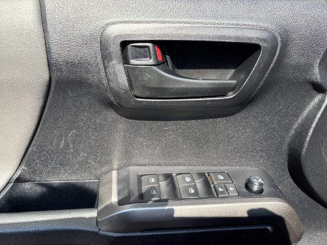 Used 2022 Toyota Tacoma SR5 AWD/4WD image 13