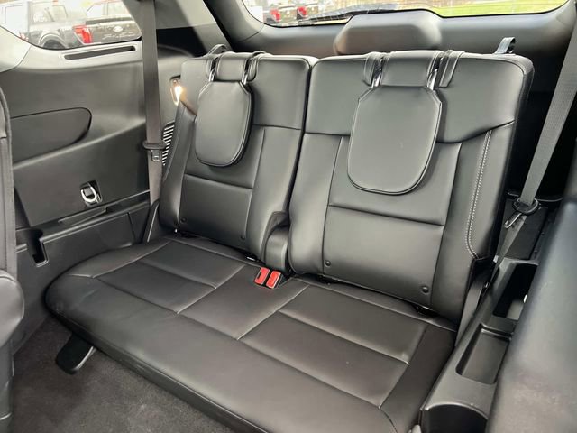 Certified 2024 Ford Explorer XLT w/ Equipment Group 202A image 15