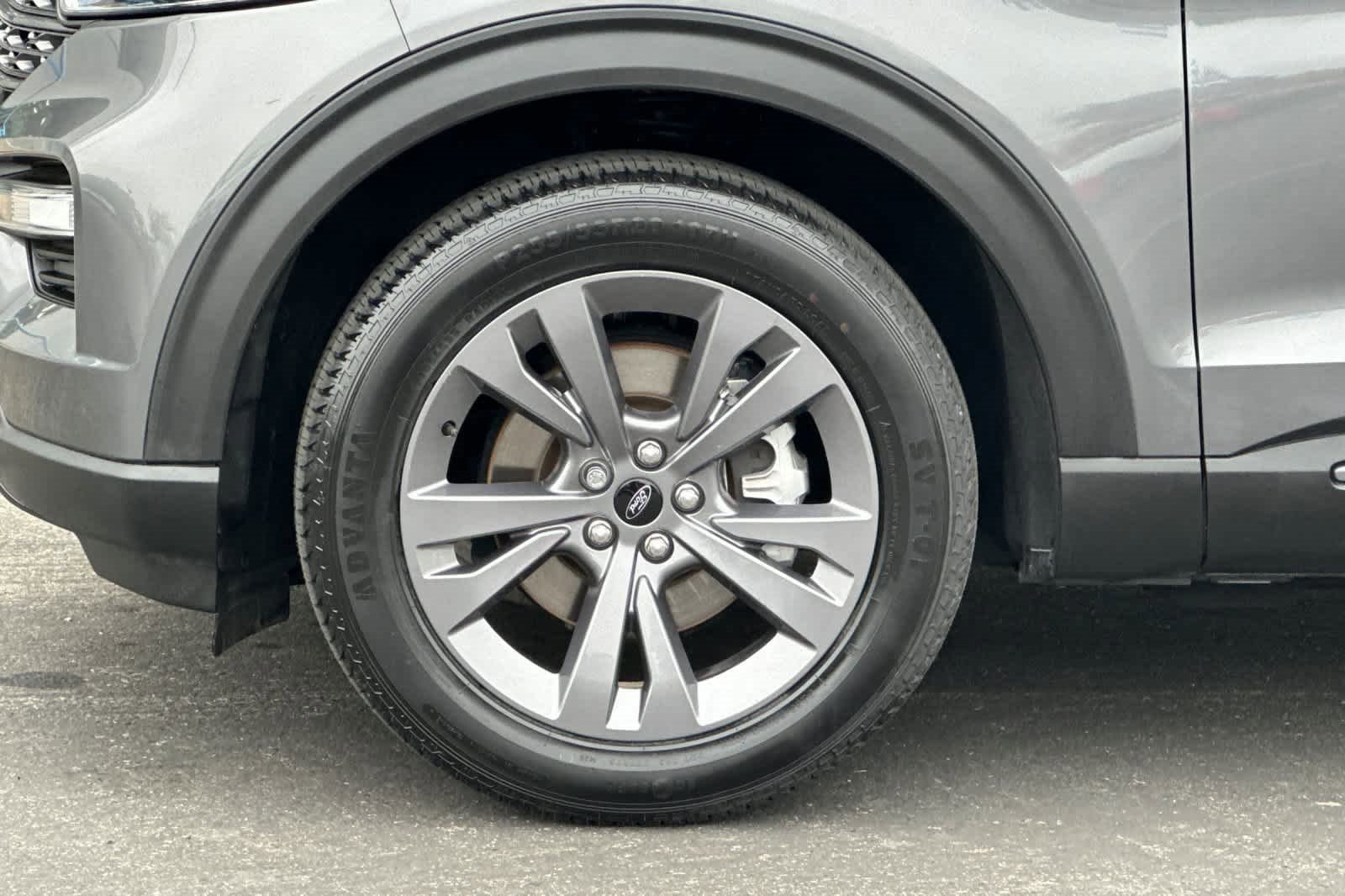 Certified 2022 Ford Explorer XLT w/ Equipment Group 202A image 29