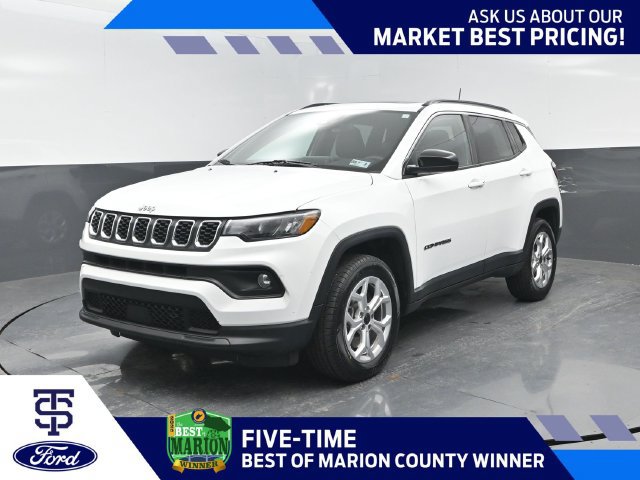 Used 2025 Jeep Compass Latitude w/ Sun & Sound Group AWD/4WD image 1