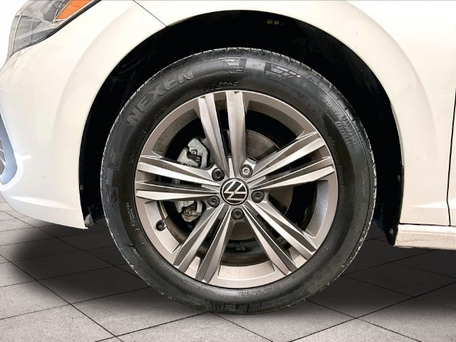 Used 2023 Volkswagen Jetta SE w/ Panoramic Sunroof Package FWD image 8