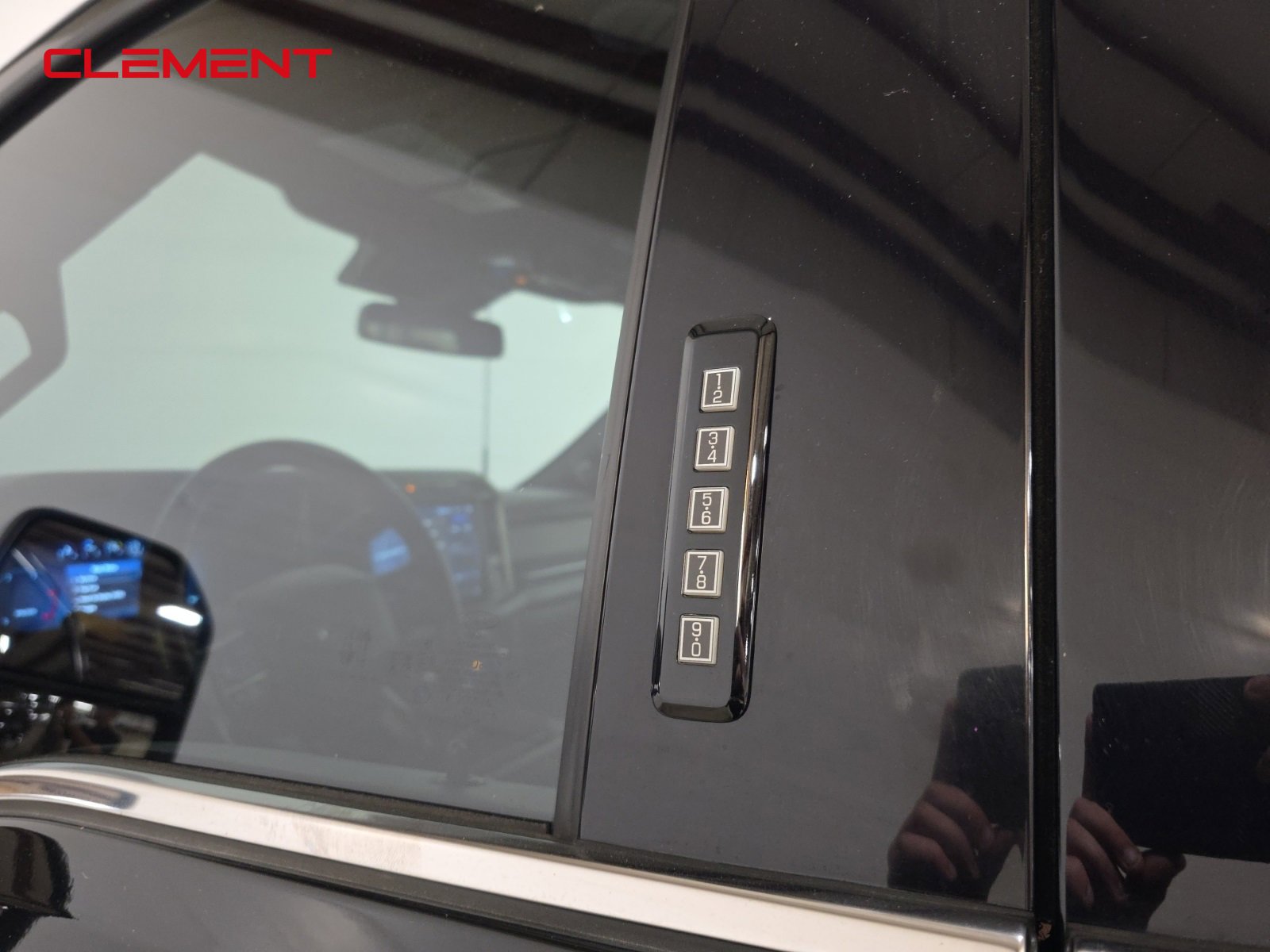 Certified 2023 Ford F450 Platinum w/ FX4 Off-Road Package image 10