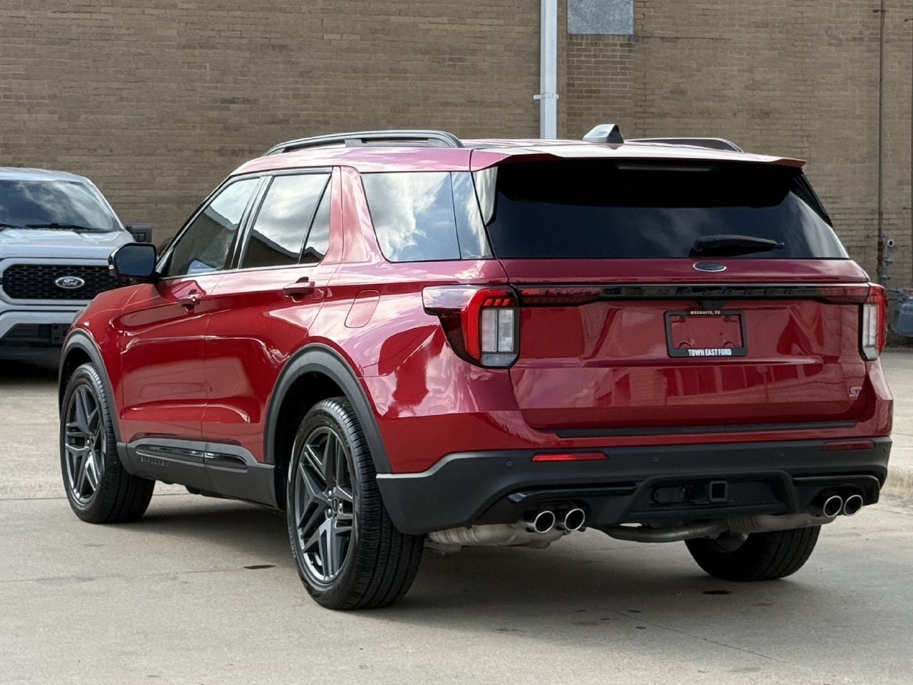 Certified 2025 Ford Explorer ST w/ Sun And Sound Package AWD/4WD image 5