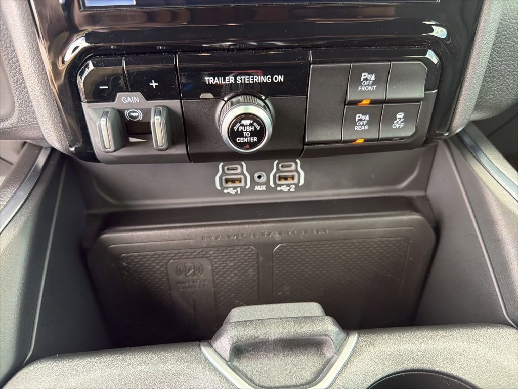 Used 2025 RAM 1500 Big Horn AWD/4WD image 30