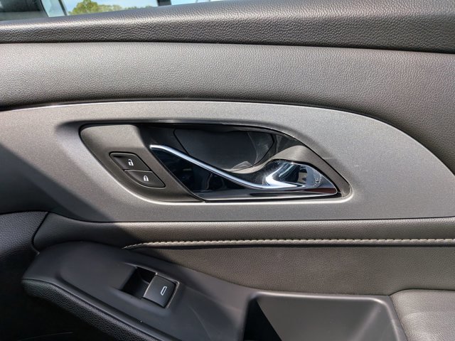 Used 2022 Chevrolet Traverse LT image 33