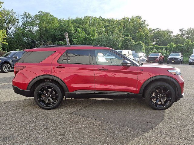 Certified 2023 Ford Explorer ST-Line w/ Class IV Trailer Tow Package AWD/4WD image 9
