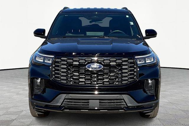 Certified 2025 Ford Explorer ST-Line w/ ST-Line Street Pack AWD/4WD image 3