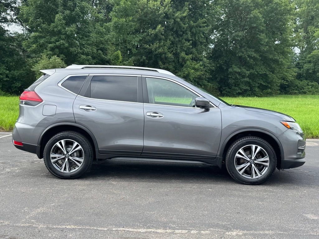 Used 2019 Nissan Rogue SV w/ Premium Package AWD/4WD image 7
