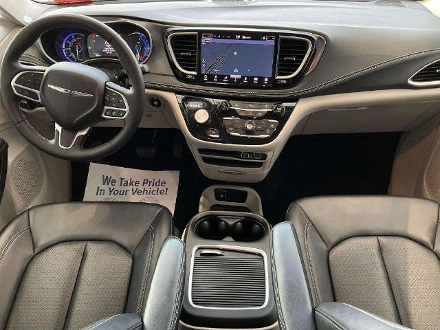 Used 2024 Chrysler Pacifica Limited FWD image 25