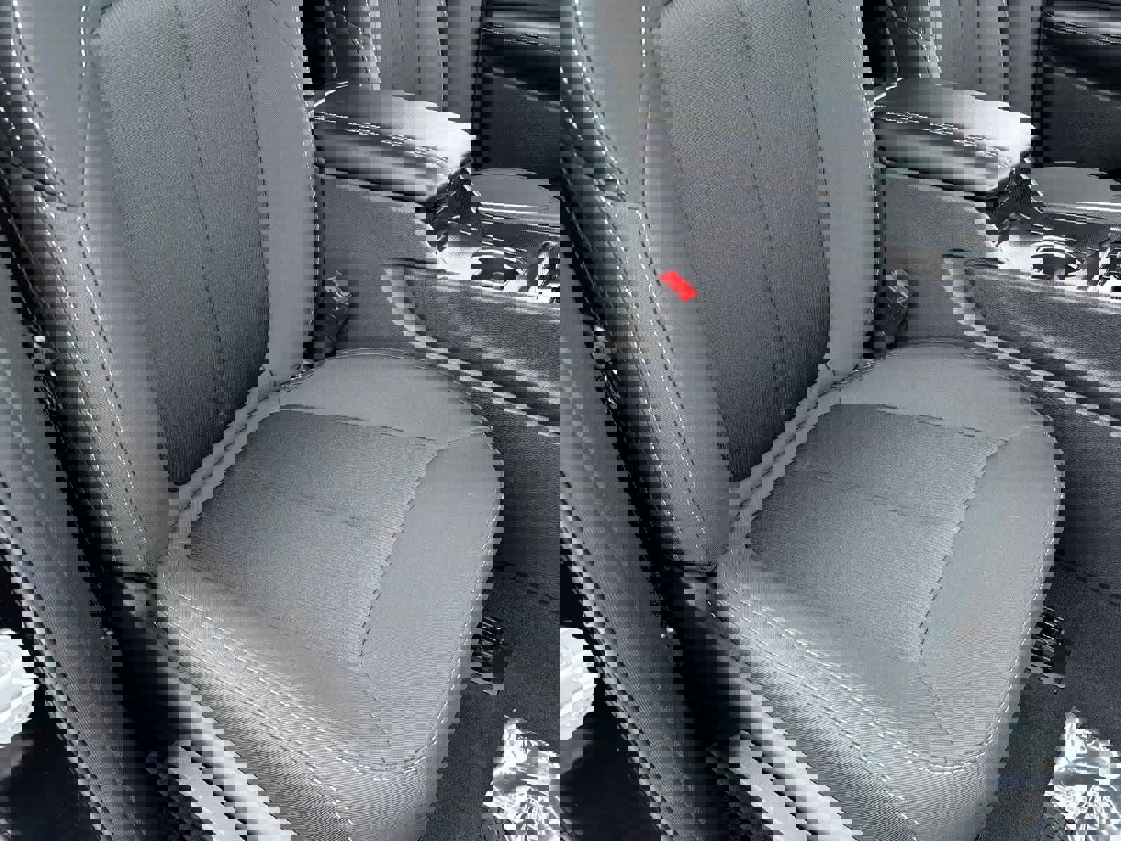 Used 2025 Jeep Grand Cherokee Laredo X image 24