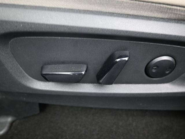 Used 2025 Nissan Pathfinder SL FWD image 18