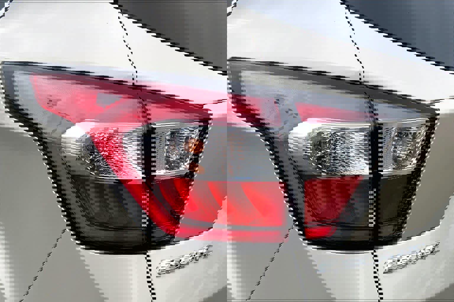 Certified 2018 Ford Escape SE w/ Ford Safe & Smart Package AWD/4WD image 25