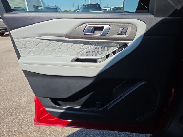 Certified 2025 Ford Explorer Platinum w/ LUX Leather Package AWD/4WD image 19