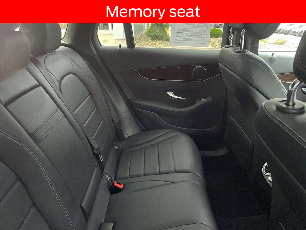 Used 2021 Mercedes-Benz GLC 300 4MATIC image 9