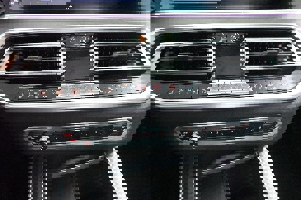 Used 2022 BMW X5 xDrive40i w/ Parking Assistance Package image 21