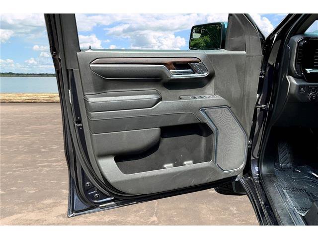 Used 2025 GMC Sierra 1500 SLT AWD/4WD image 23