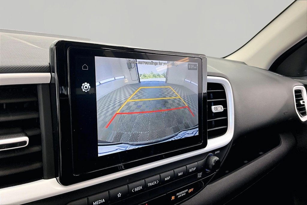 Used 2024 Hyundai Venue Limited FWD image 21