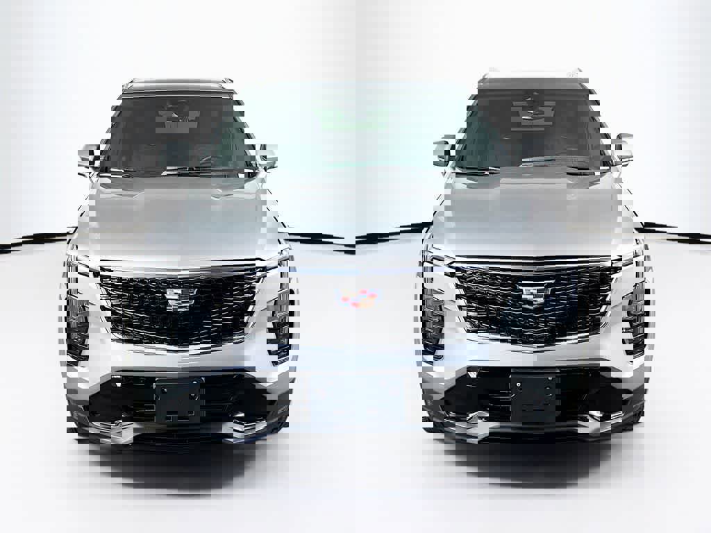 Used 2025 Cadillac XT4 Premium Luxury image 8