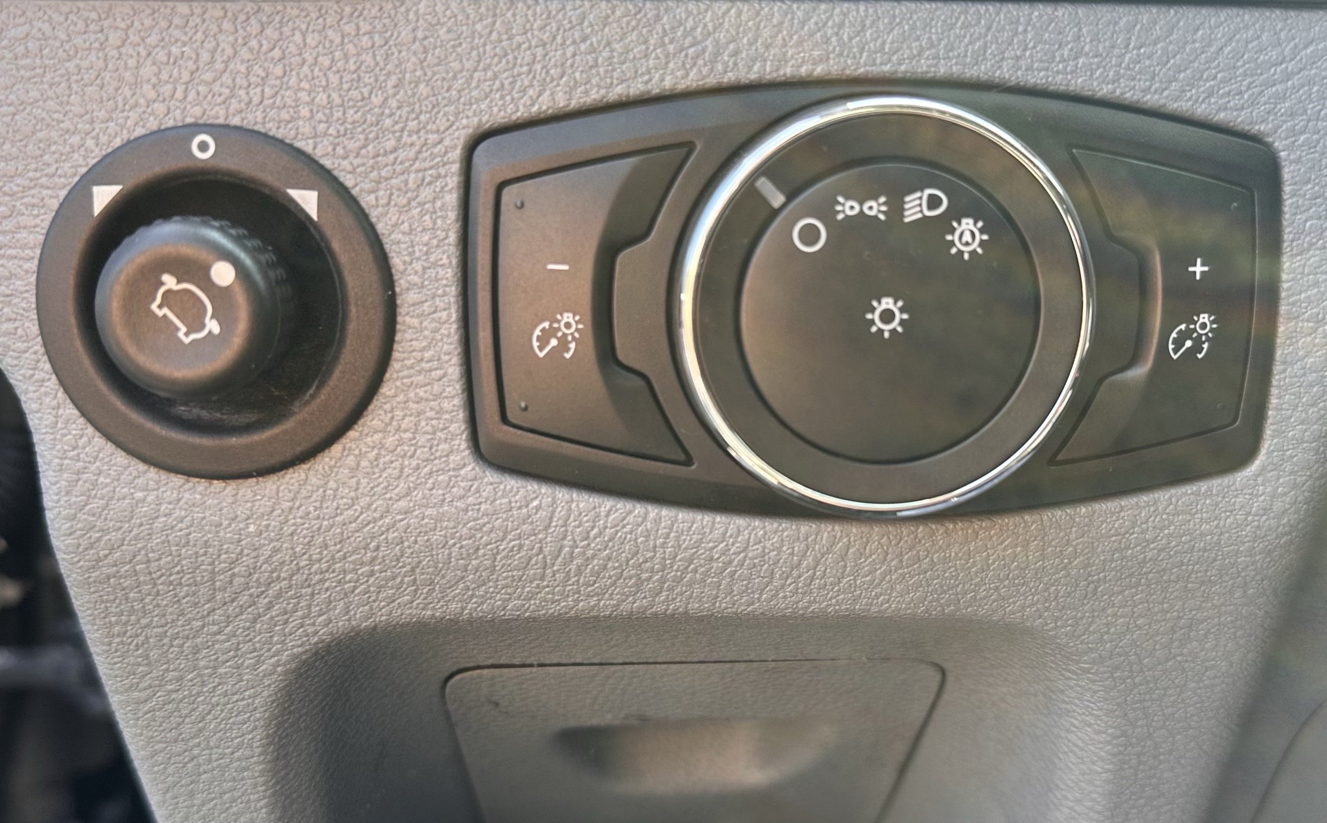 Certified 2019 Ford Transit 350 XLT RWD image 16