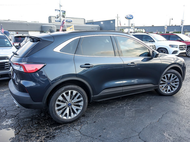 Certified 2022 Ford Escape Titanium AWD/4WD image 9
