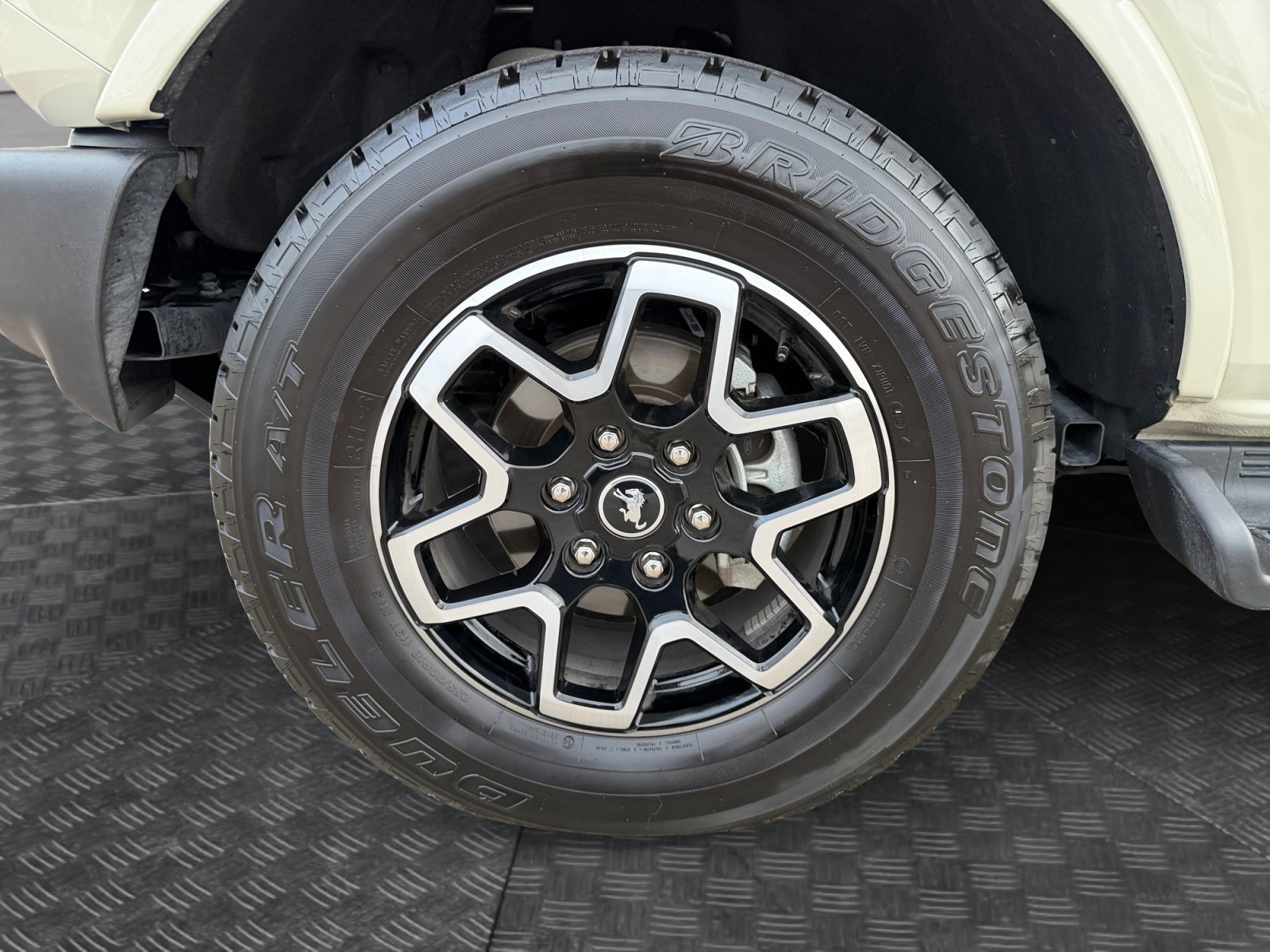 Certified 2026 Ford Bronco Outer Banks AWD/4WD image 9