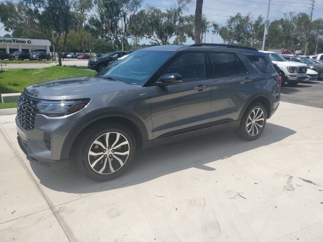 Certified 2025 Ford Explorer ST-Line AWD/4WD image 12