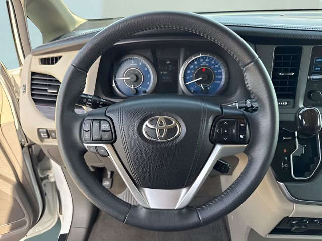 Used 2017 Toyota Sienna XLE w/ XLE Navigation Package AWD/4WD image 19