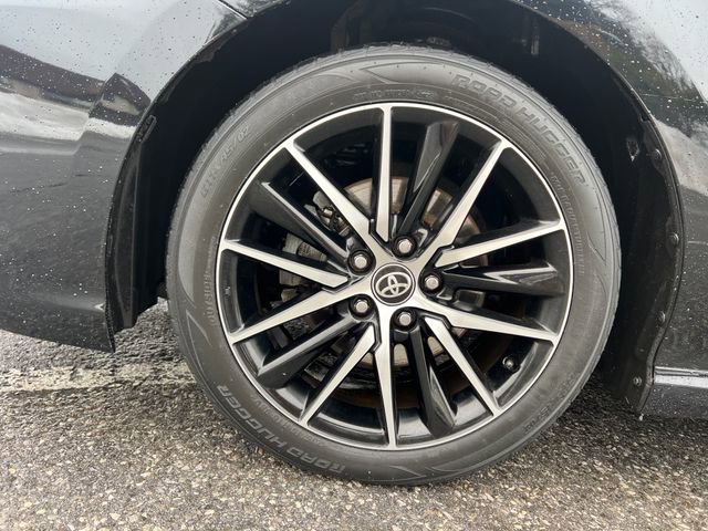 Used 2021 Toyota Camry SE image 16